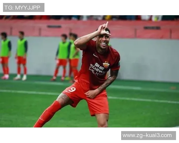 上港与西悉尼激战正酣比分悬念引发球迷热议 上港与西悉尼激战正酣比分悬念引发球迷热议